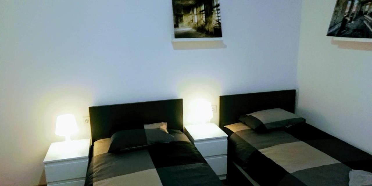 Pula Center Green Park Apartments And Rooms Extérieur photo