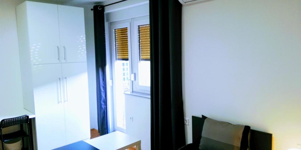 Pula Center Green Park Apartments And Rooms Extérieur photo