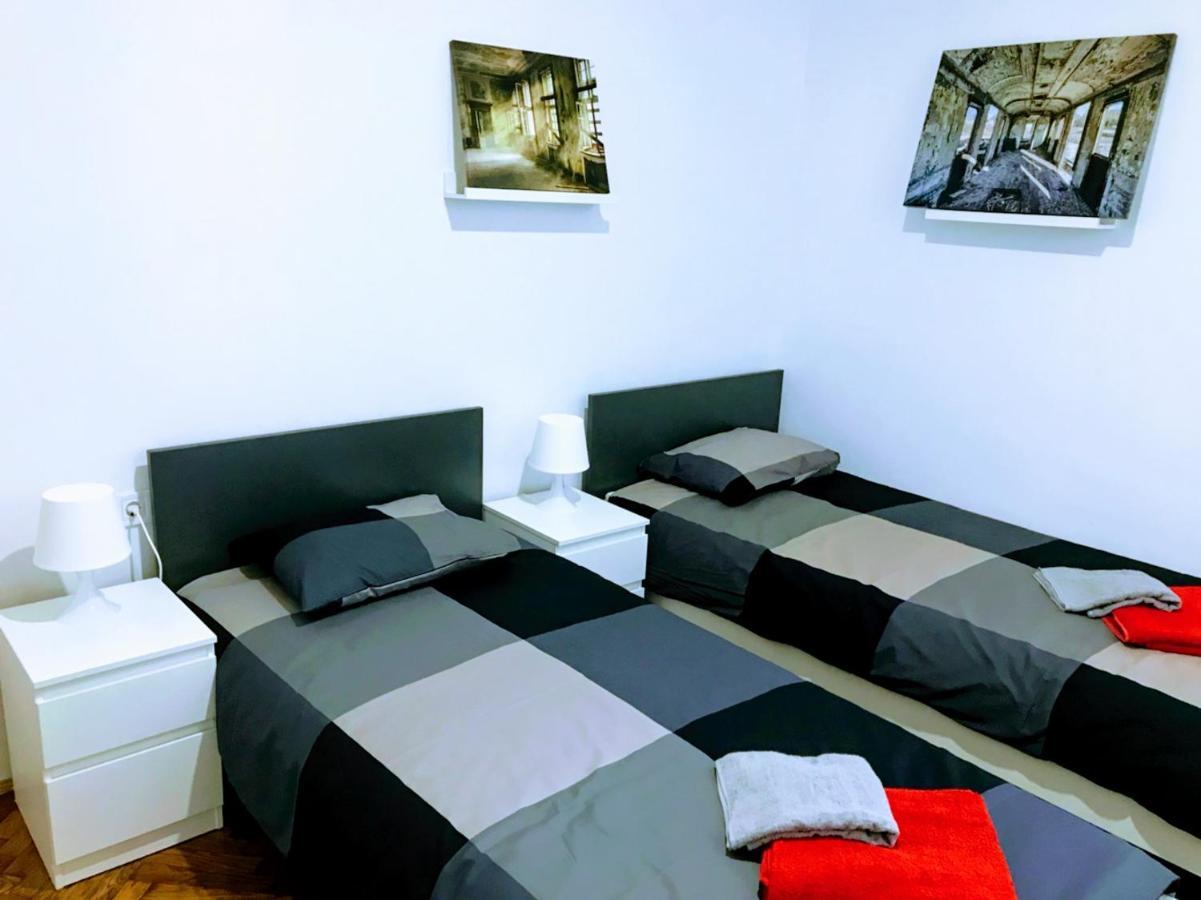 Pula Center Green Park Apartments And Rooms Extérieur photo