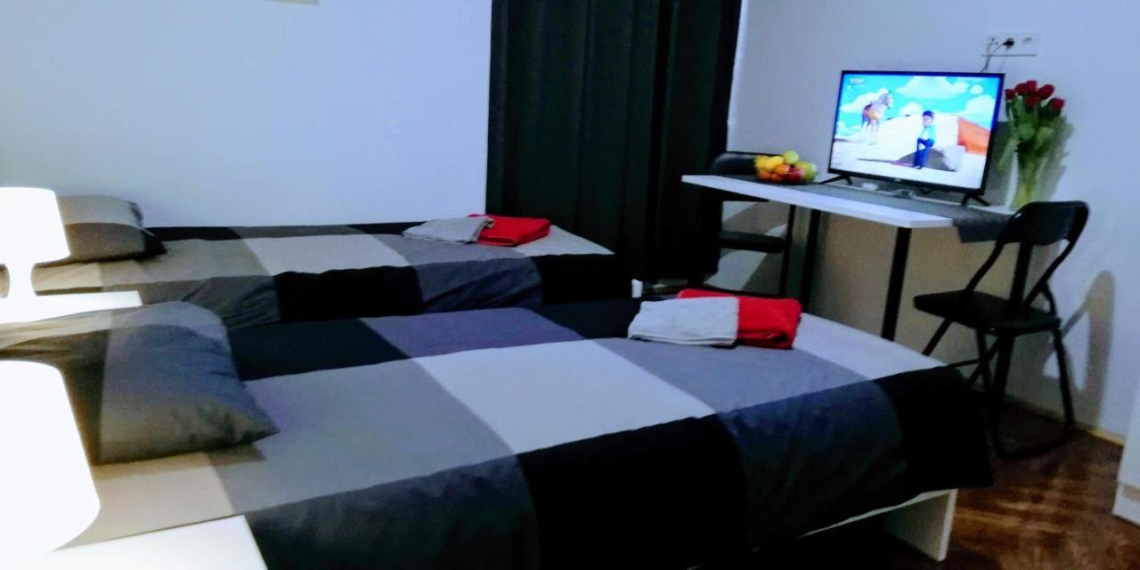 Pula Center Green Park Apartments And Rooms Extérieur photo