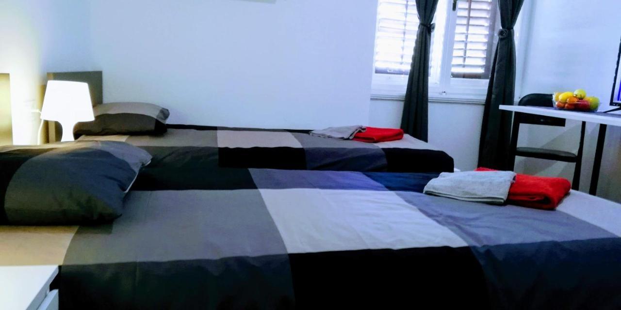 Pula Center Green Park Apartments And Rooms Extérieur photo