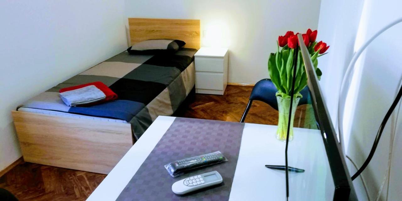 Pula Center Green Park Apartments And Rooms Extérieur photo