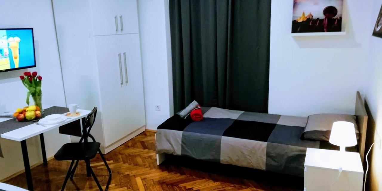 Pula Center Green Park Apartments And Rooms Extérieur photo