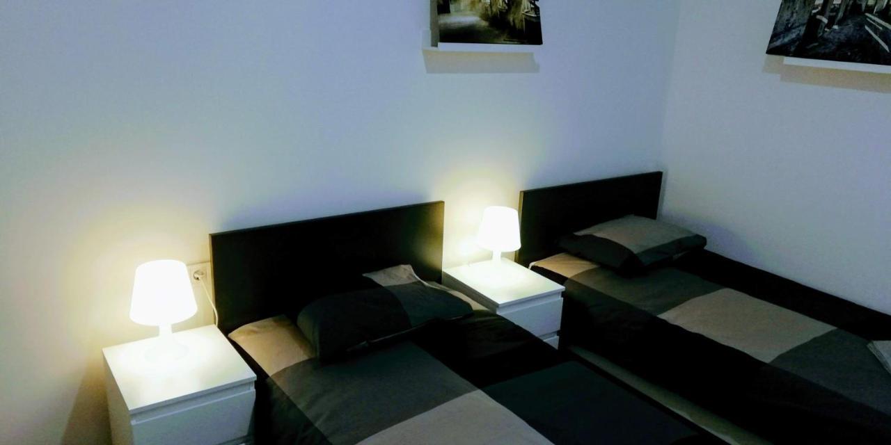 Pula Center Green Park Apartments And Rooms Extérieur photo