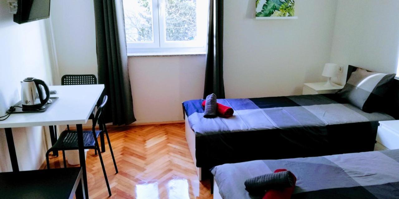 Pula Center Green Park Apartments And Rooms Extérieur photo