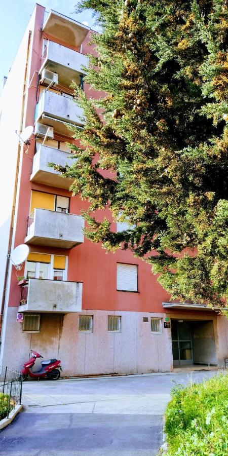 Pula Center Green Park Apartments And Rooms Extérieur photo