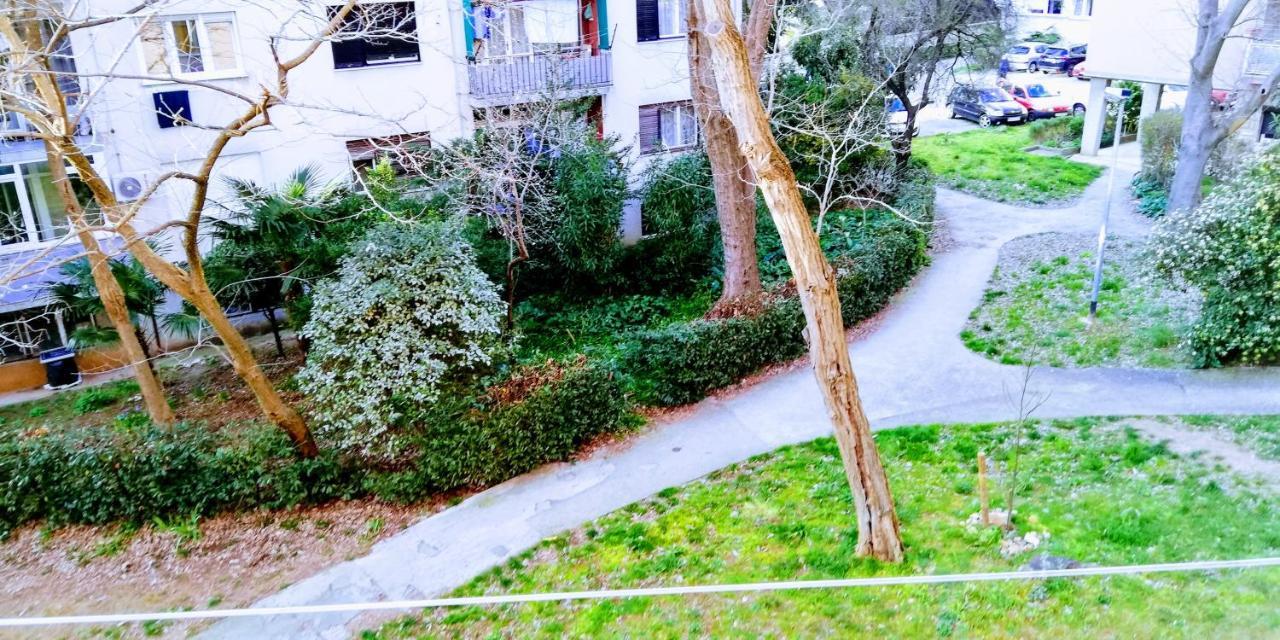 Pula Center Green Park Apartments And Rooms Extérieur photo