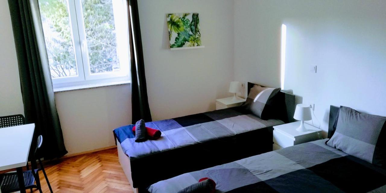 Pula Center Green Park Apartments And Rooms Extérieur photo