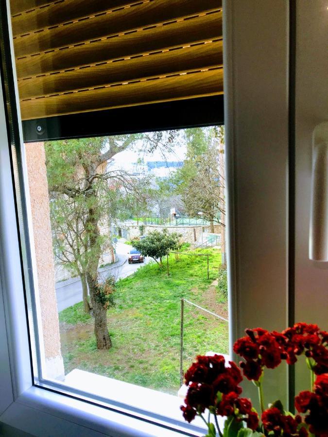 Pula Center Green Park Apartments And Rooms Extérieur photo